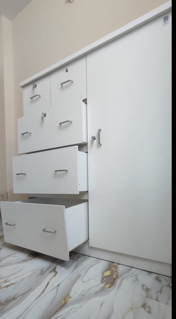 Elite Wardrobe - Image 4